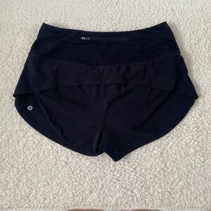 Lululemon high rise speed up shorts 2.5”